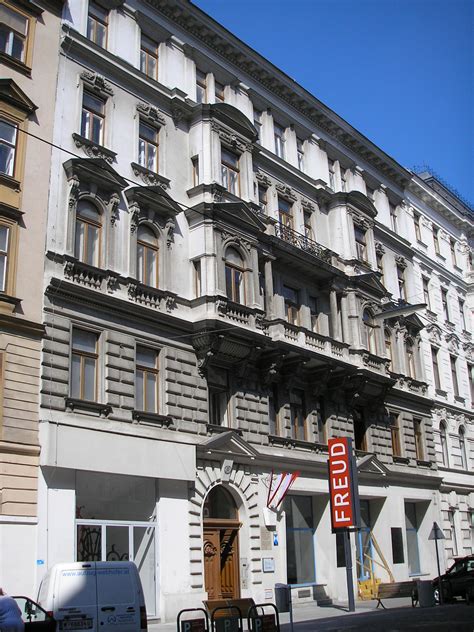 V domě, kde žil a praktikoval sigmund freud, představuje muzeum sigmunda freuda výstava dokumentující život a práci zakladatele psychoanalýzy. Sigmund Freud Museum (Vienna) - Wikipedia