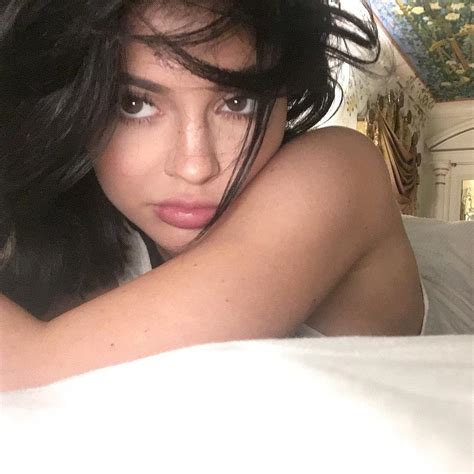 Kylie jenner will turn 23 in the summer of 2020. Kylie Jenner Posts a Rare Makeup-Free Selfie | InStyle.com