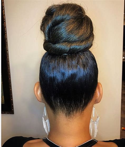 20 Top Knot Bun With Two Side Bangs Fashion Style
