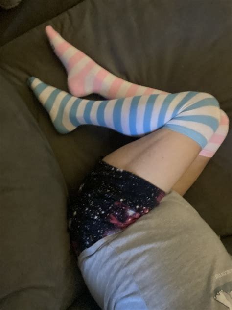 Katiejsfeet On Twitter Something For All My Thigh High Sock Fans