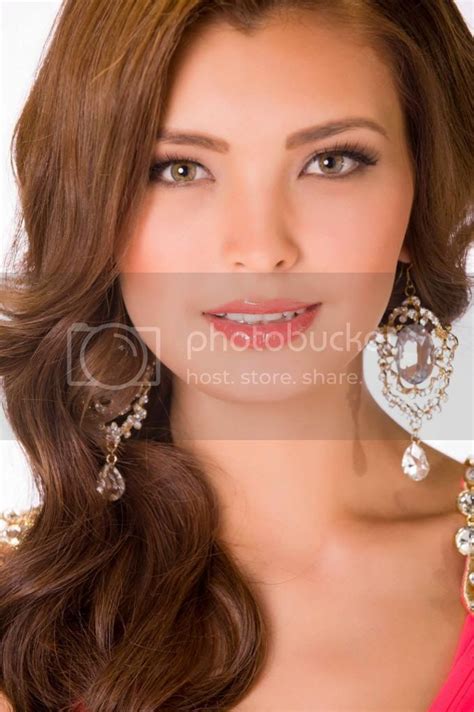 Official Headshot Portraits Miss Universe 2013