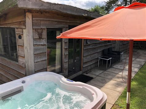 Luxury log cabins in derbyshire with private hot tubs the most popular hot tub holidays in derbyshire. UPDATED 2019 - Woodcutters Cabin with Hot Tub and Wifi ...