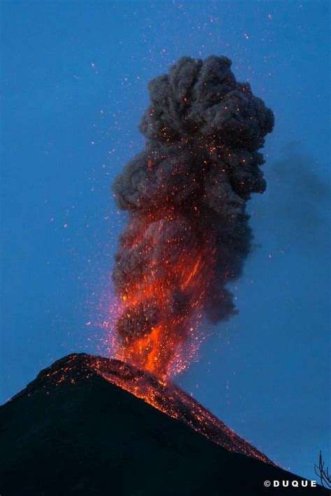 Pin By 文淵 蔡 On 火山爆發 Volcanic Eruptions Natural Phenomena Amazing