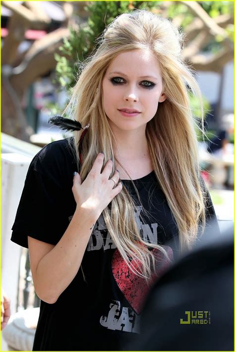 Avril Lavigne Abbey Dawn Japan Tee Photo Avril Lavigne