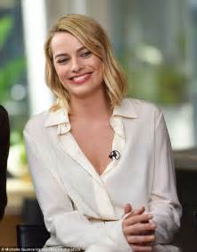 Margot Robbie Is Sophisticated Chic In All White Ensemble Daily Mail