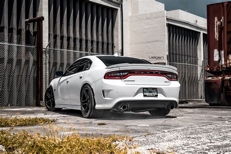 Amazing Muscle Customized White Dodge Charger Srt — Gallery