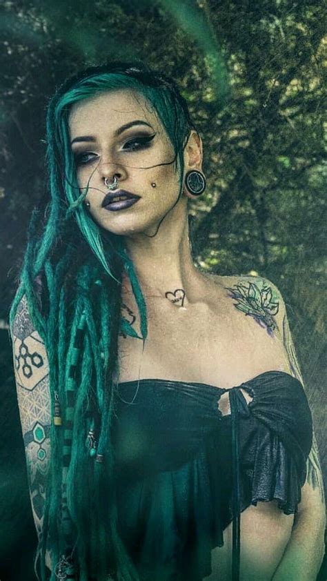 Tattoed Girls Inked Girls Goth Beauty Dark Beauty Girl Tattoos Dreads Girl Estilo Rock