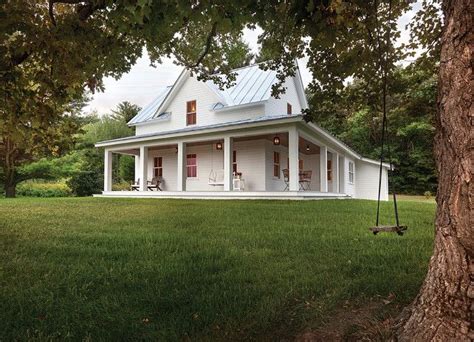 Wrap around porches became popular in the late 19th century during the victorian era, a time when leisurely activities became more acceptable due farmhouse floor plans (or farmhouse style house plans) may feature a porch with simple round or square columns extending to the porch floor, with a. Farmhouse with Inspiring Interiors - Home Bunch - An ...