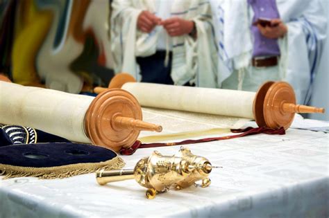 The Torah The Heart And Rhythm Of Jewish Life Messianic Bible