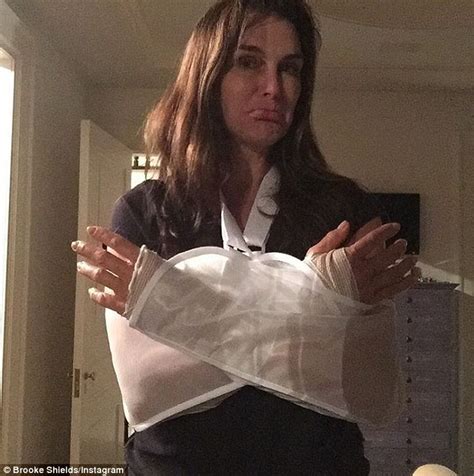 Brooke Shields Enjoys Shopping Break In Ny After Double Hand Surgery