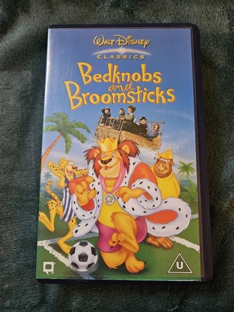 WALT DISNEY BEDKNOBS And Broomsticks VHS 1971 Angela Lansbury David