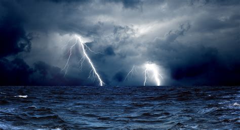 Free Download Clouds Waves Sea Storm Lightning Ocean Wallpaper