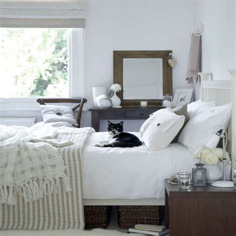 Here are some creative ideas to get the zen space you've always wanted. Design Tips for Your Spare Bedroom - InteriorZine