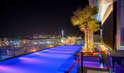 High Note Pool And Sky Lounge Rooftop Level Aloft Al Mina Hotel Dubai Dubai • Eat App
