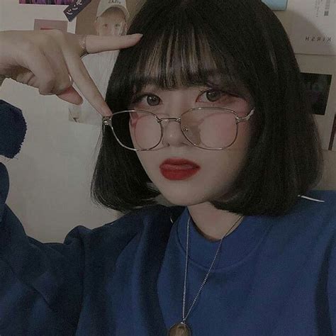 Pin By S T U P I D ♡ On Hair Style In 2020 Korean Short Hair Ulzzang Hair Short Hair Glasses