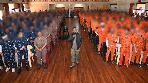 Afropop Singer Nathi Mankayi Visits Pollsmoor Inmates With Words Of