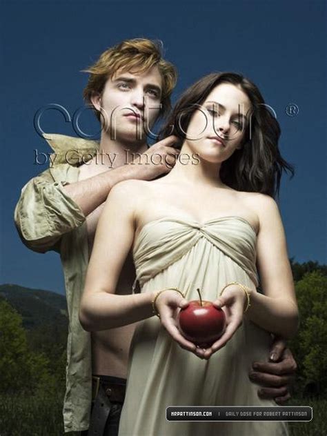 Kristen Stewart And Robert Pattinsonaka Bella Swan And Edward Cullen
