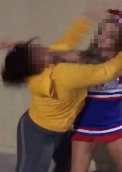 Teen Cheerleader Body Slams Girl To The Floor After Telling Her Nobody