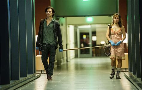 Six feet apart chronicles two los angeles misfits and complete opposites who had matched on a dating site a year prior to covid only to discover during quarantine that they actually live in the same apartment building. Five Feet Apart | Movie Site | Lionsgate