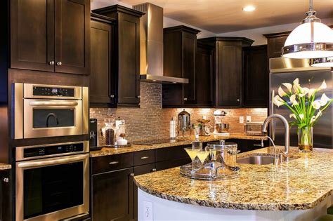 Oleh masterofpuppets juli 25, 2020 posting komentar. 9 Beautiful Granite Countertop Kitchen Ideas | Art of the Home