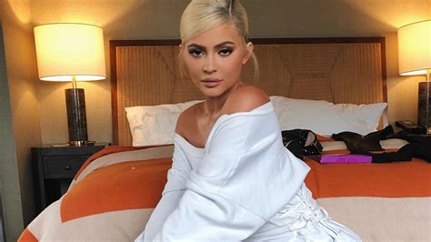 Kylie Jenner Wears Australian Label Johansen On Instagram