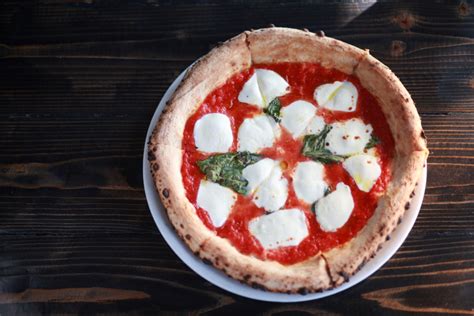 Neapolitan Inspired St Louis Wood Fired Pizza Pizzeoli Wood Fired Pizza