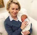 Ursula von der Leyen a devenit bunica pentru prima oara. Ce a scris ...