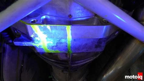 Wrench Tips 30 Finding Oil Leaks Using Fluorescent Goo Motoiq