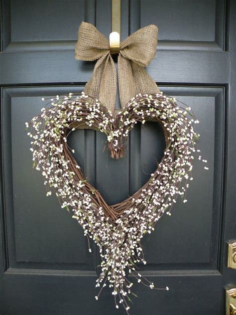 20 Sweet And Simple Valentines Day Wreaths Homemydesign