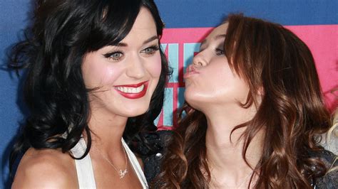 Katy Perry And Miley Cyrus Kiss Break Up Make Up