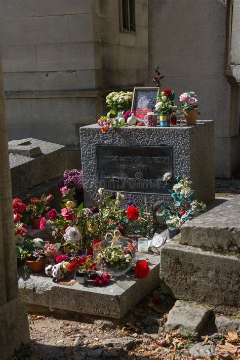 Jim Morrisons Grave Pere Lachaise Cemetery Paris França Foto Editorial