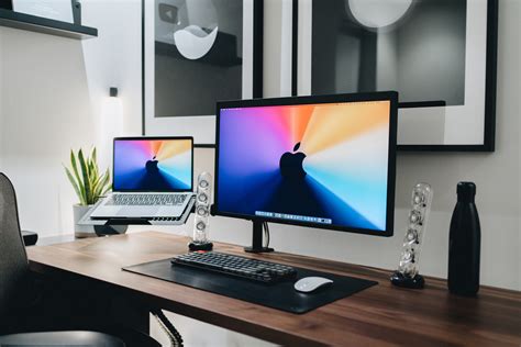 M1 Macbook Pro Workspace Setup Oliur