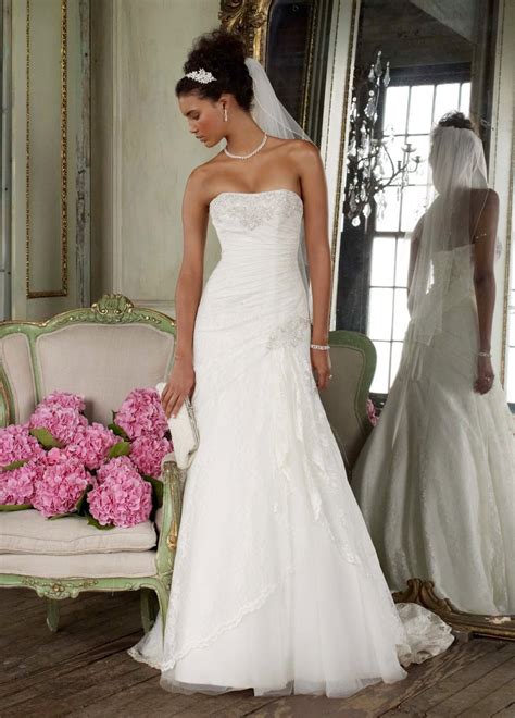 Davids Bridal A Line Lace Wedding Dress With Side Split Detail Used