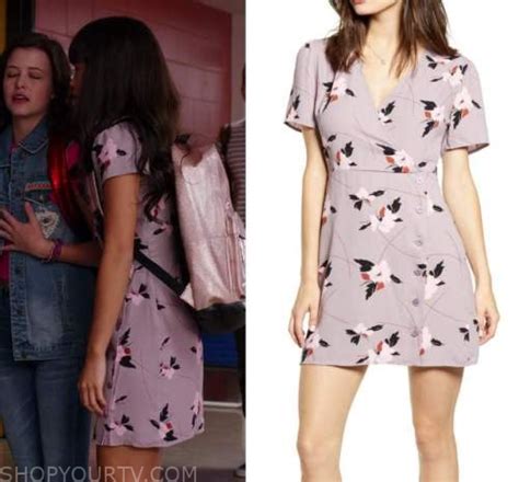 One day when ginny is hanging out. Ginny and Georgia: Season 1 Episode 3 Abby's Floral Dress ...