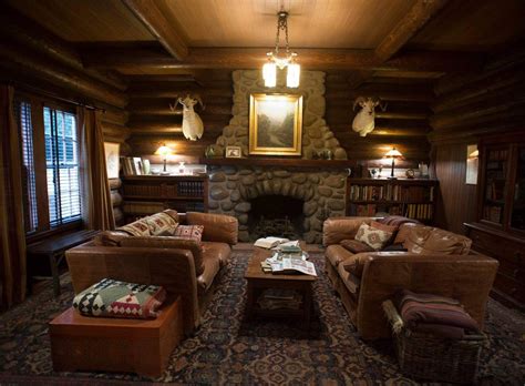 Pin By Robin Wantland On Yellowstone Tv Series Modern Cabin Interior