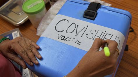 חלל סגור יכול להיות מלכודת קורונה! "לא תלויים באף אחד": הודו השיקה את מבצע החיסונים הגדול בעולם