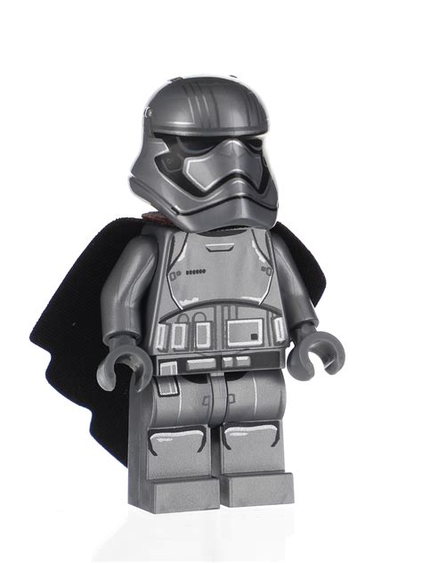 ľutovať Lekárnik Fall Papercraft Lego Star Wars Captain Phasma Slepý