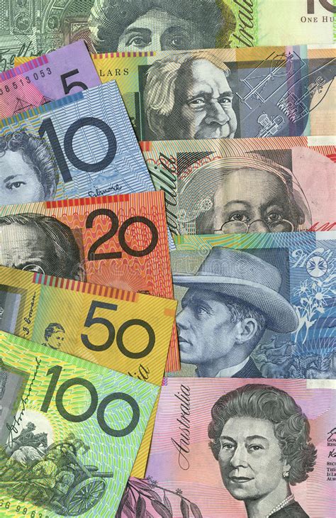 Australiani Cinquanta E Cento Banconote In Dollari Smazzate Immagine