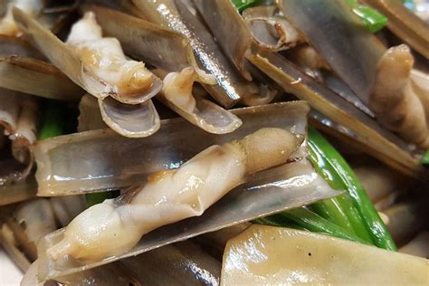 Bunda dapat menambahkan daun seledri atau daun bawang untuk memperindah hidangan bunda. Resep Kerang Bambu Jamur Saus Tiram, Makan ala Restoran ...