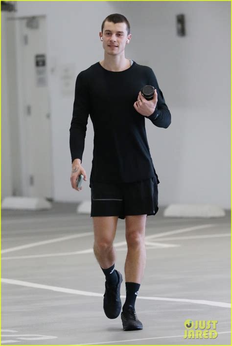 Shawn Mendes Shows Off His New Buzz Cut While Hitting The Gym Photo