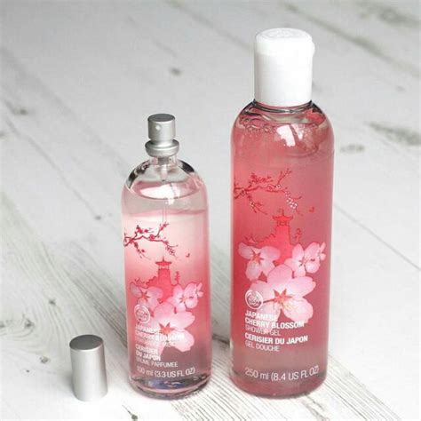 The Bodyshop Japanese Cherry Blossom Shower Gel Kesehatan Kecantikan