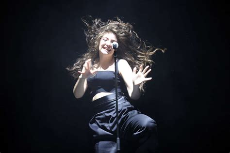 lorde performing live in new zealand 29 gotceleb
