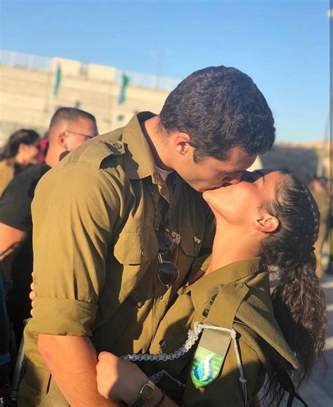 idf in love israeli people military couple pictures holy land israel