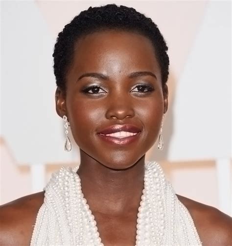 Metallic Smoky Eyes For Lupita Nyongo At The 2015 Oscars Beautygeeks