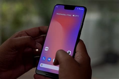 Pixel Launcher Testing New Features in Android 11 | Beebom Personalized information from google is just a swipe away.swipe right from your home screen to see personalized google cards summary about pixel launcher 10 build 812 apk + mod for android.
