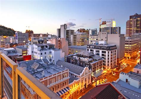 When it comes to finding a city with an incredible mix of history, wildlife and nature, and top restaurants, hotels and things to do, few. About Cape Town CBD in City Bowl