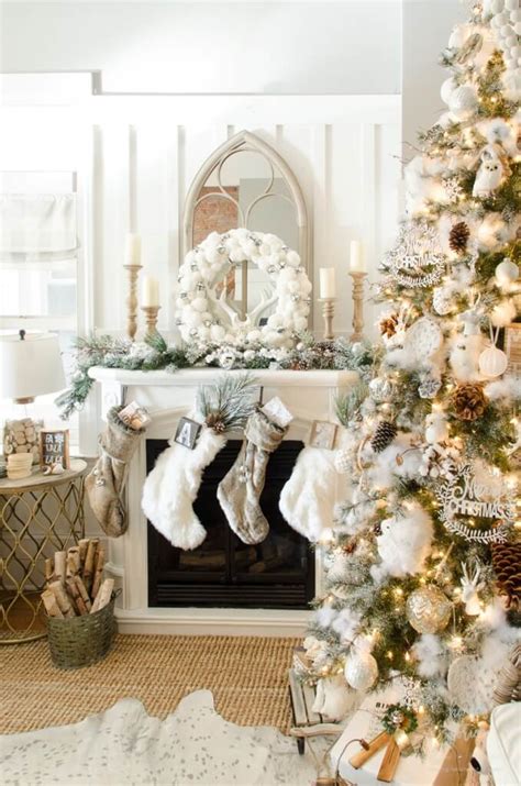 Silver and white christmas decorations. 21 White Silver Christmas Decoration That Will Charm You