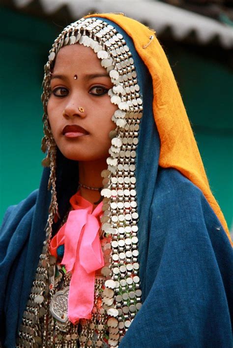 Jeune Fille Rana Tharu Young Woman Tharu Ethnie Tribe Nepal Philippe