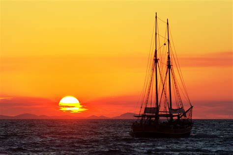 Best Time to See The Best Sunsets in Croatia 2021 - Rove.me