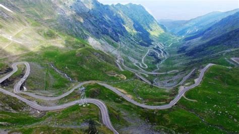 Jos simti potignirea si apasarea stancilor aparent. Transalpina Se închide începând De Azi, Până Pe 1 Iunie ...